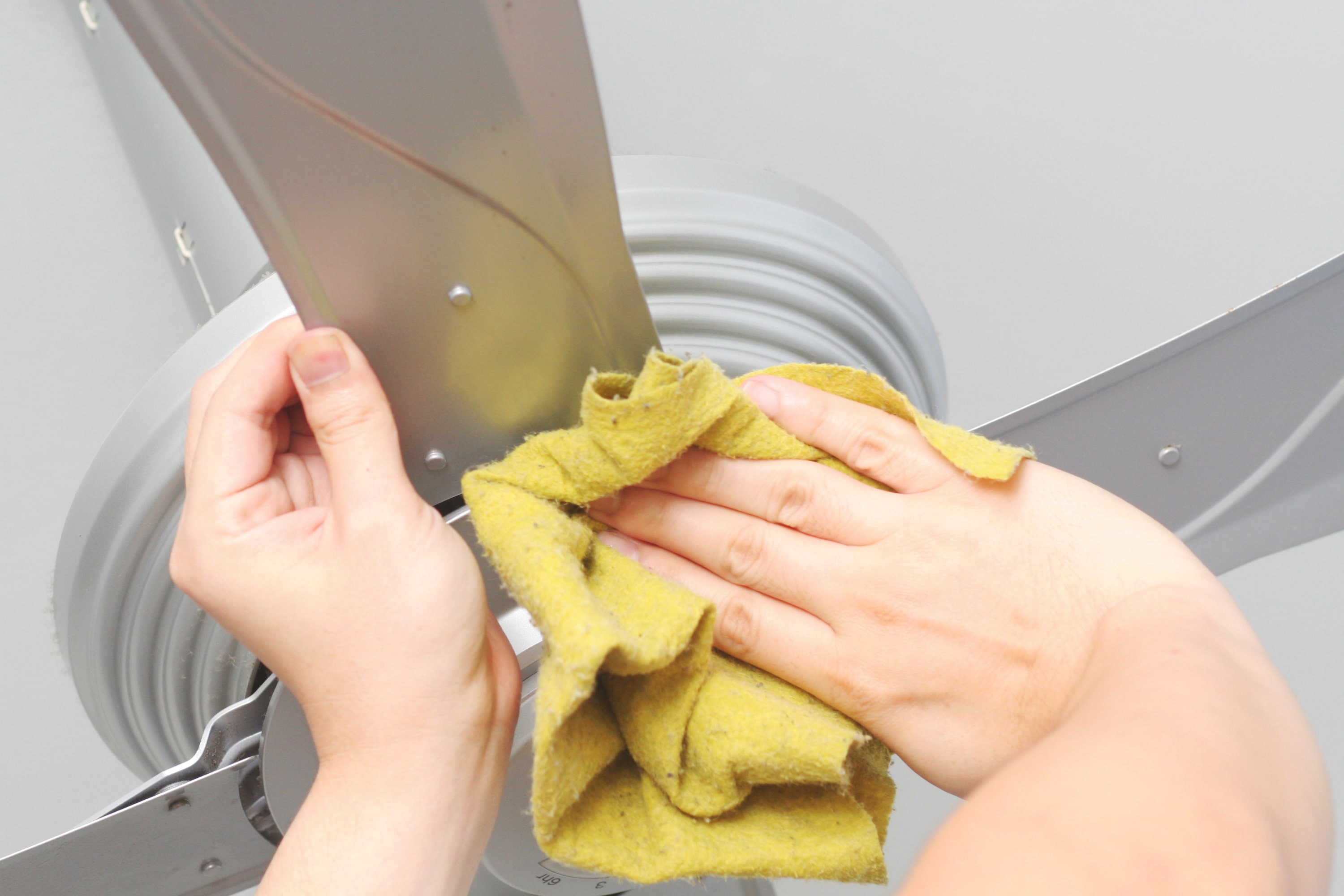 clean fan blades clean fan blades